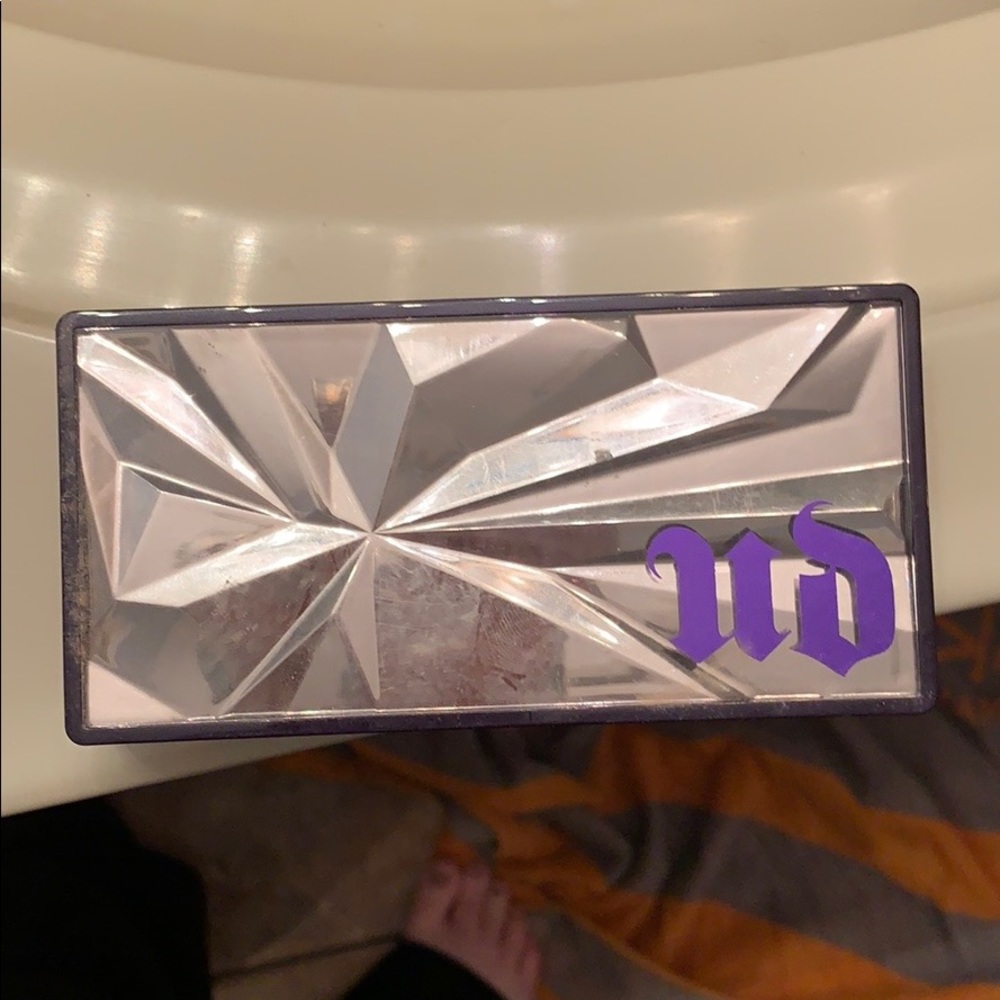 Urban Decay Beauty with an Edge